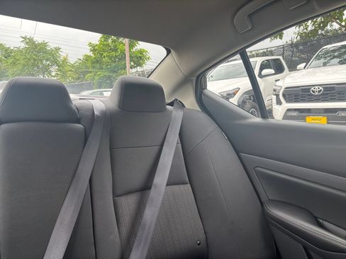 Used 2025 Nissan Altima 2.5 SV FWD image 32