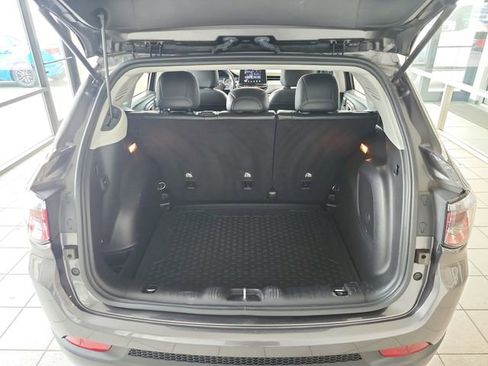 Used 2022 Jeep Compass Latitude w/ Sun and Sound Group image 28