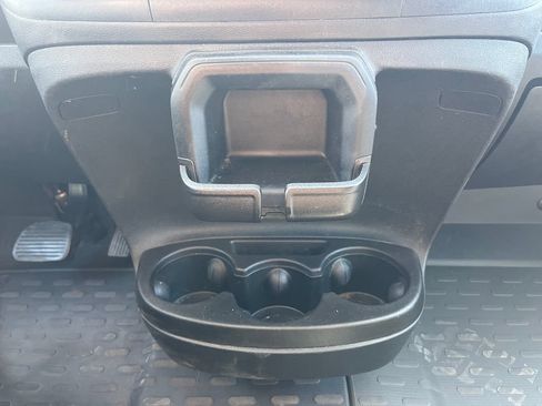 Used 2025 RAM ProMaster 2500 w/ Convenience Group FWD image 17