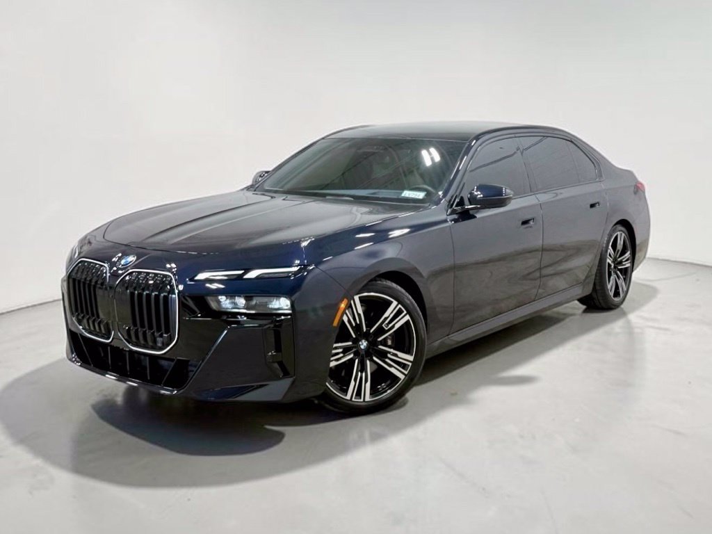 Used 2025 BMW 760i xDrive AWD/4WD image 1