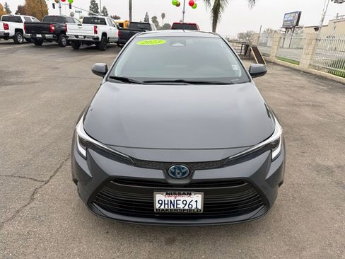 Used 2023 Toyota Corolla LE image 2