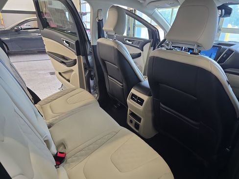 Used 2024 Ford Edge Titanium AWD/4WD image 11