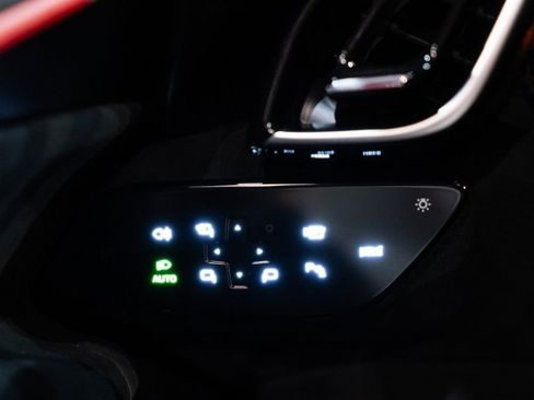 Used 2025 Ferrari Roma Spider image 28