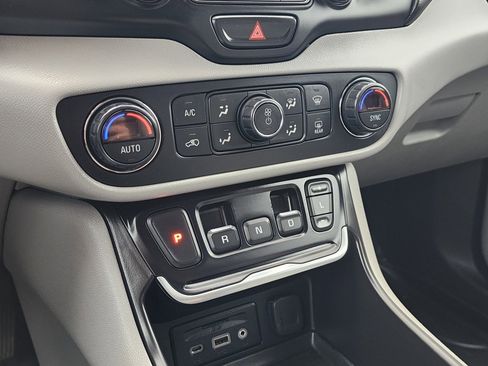 Used 2019 GMC Terrain SLT image 22