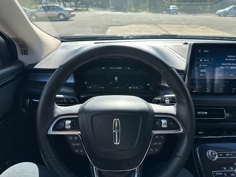Used 2023 Lincoln Nautilus AWD image 34