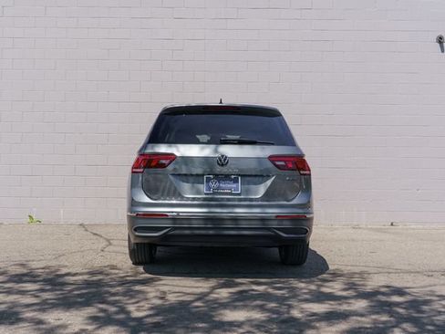 Used 2024 Volkswagen Tiguan SE AWD/4WD image 6