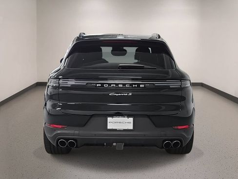 Certified 2024 Porsche Cayenne S AWD/4WD image 4
