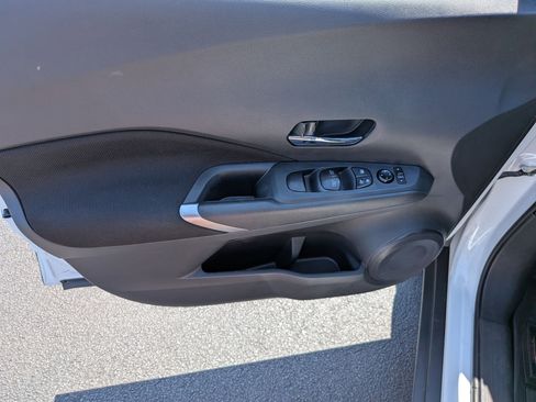 Used 2023 Nissan Kicks SV FWD image 10