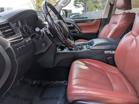 Used 2021 Lexus LX 570 4WD w/ Luxury Package image 12