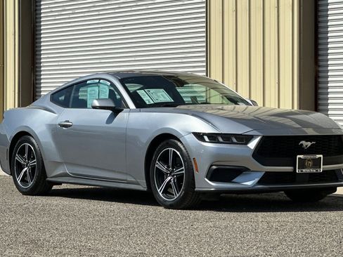 Used 2024 Ford Mustang Premium image 8