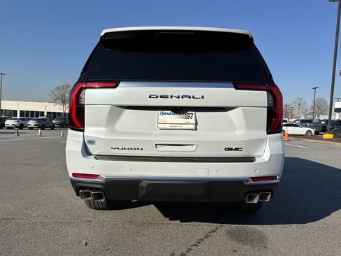 New 2026 GMC Yukon XL Denali w/ Denali Reserve Package image 9