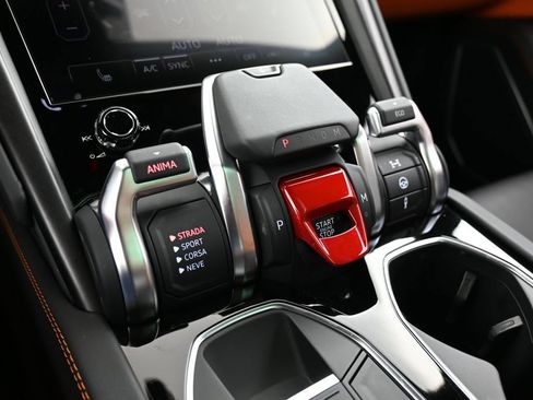 Used 2023 Lamborghini Urus S AWD/4WD image 24