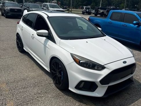 Used 2017 Ford Focus RS AWD/4WD image 2