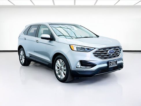Used 2020 Ford Edge Titanium w/ Equipment Group 301A image 3