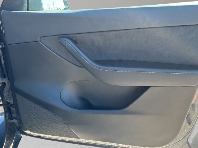 Used 2022 Tesla Model Y Long Range AWD/4WD image 13