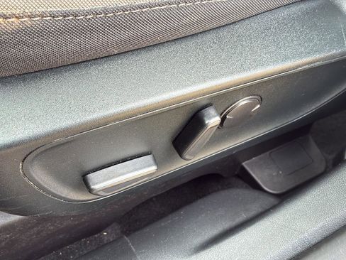 Used 2022 Ford Escape SE w/ SE Sport Appearance Package FWD image 22