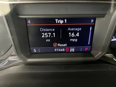 Used 2020 GMC Sierra 1500 AT4 w/ AT4 Premium Package AWD/4WD image 11
