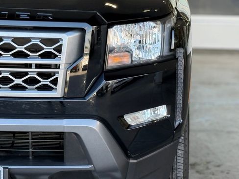 Used 2024 Nissan Frontier SV w/ SV Convenience Package image 5