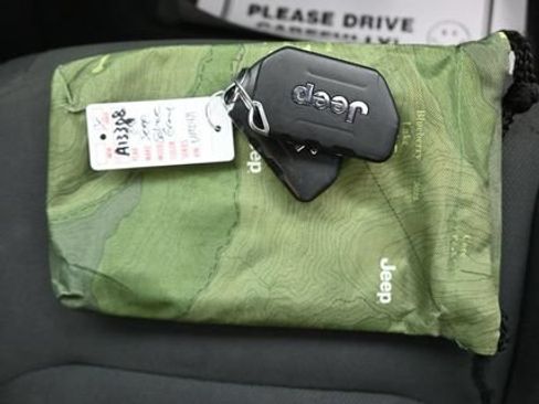 Used 2019 Jeep Wrangler Unlimited Sahara w/ Dual Top Group AWD/4WD image 10