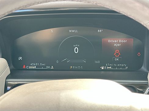 Used 2022 Lincoln Nautilus Reserve image 12