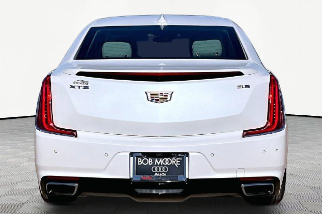 Used 2018 Cadillac XTS Luxury w/ Driver Awareness Package FWD image 4