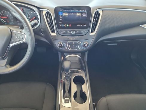 Used 2024 Chevrolet Malibu LT image 19