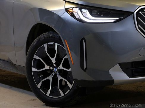 Used 2025 BMW X3 xDrive30i w/ Premium Package image 3