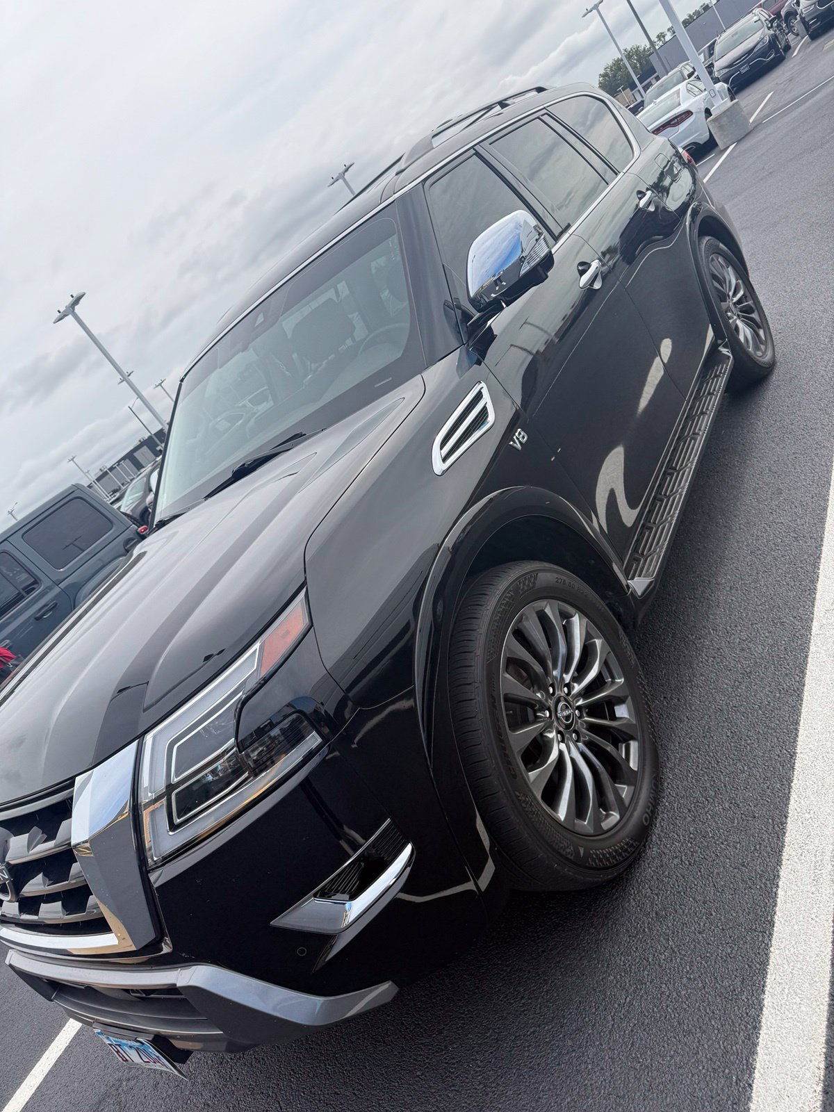 Used 2021 Nissan Armada Platinum w/ Captain's Chairs Package AWD/4WD image 2