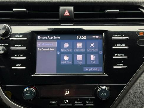 Used 2019 Toyota Camry SE FWD image 25
