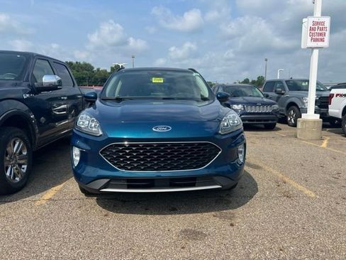 Used 2020 Ford Escape Titanium w/ Titanium Premium Package 2.0 AWD/4WD image 2
