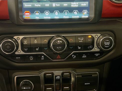 Used 2020 Jeep Gladiator Rubicon image 9