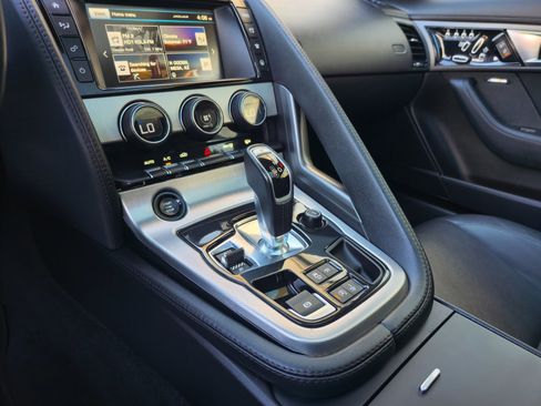 Used 2016 Jaguar F-TYPE Coupe image 20