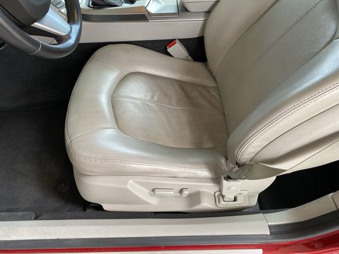 Used 2011 Cadillac CTS Coupe image 11