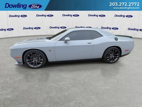 Used 2022 Dodge Challenger R/T Scat Pack RWD image 6