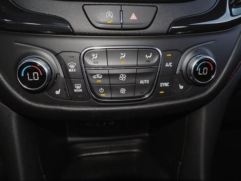 Certified 2022 Chevrolet Equinox RS FWD image 14