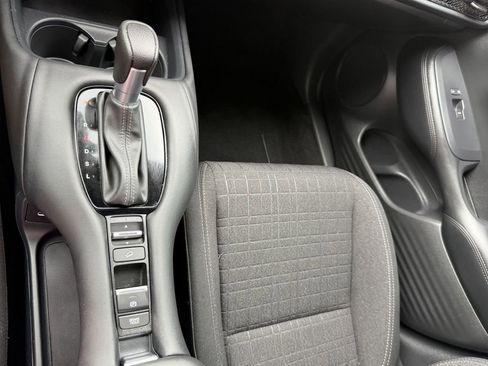 Used 2025 Honda HR-V LX image 26