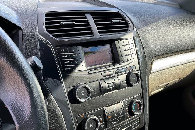 Used 2018 Ford Explorer XLT FWD image 22