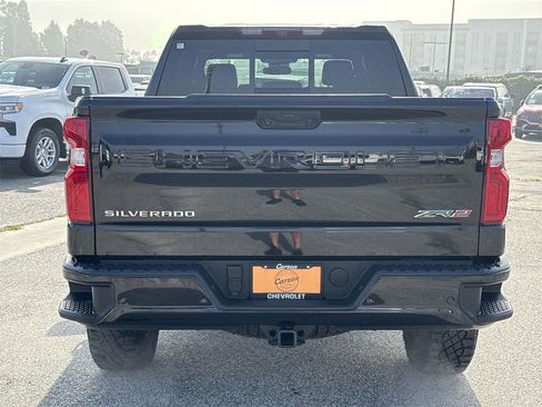 Used 2023 Chevrolet Silverado 1500 ZR2 image 4