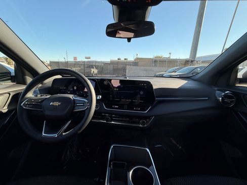 Used 2025 Chevrolet Equinox LT image 31