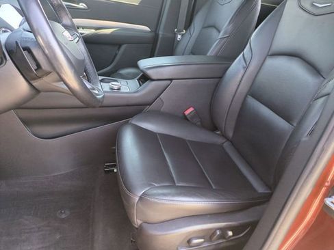 Used 2020 Cadillac XT4 Premium Luxury w/ Cold Weather Package AWD/4WD image 12