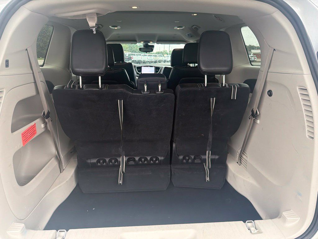 Used 2024 Chrysler Pacifica Touring-L FWD image 27