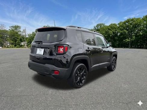 Used 2022 Jeep Renegade Altitude w/ Sun/Sound Group AWD/4WD image 9