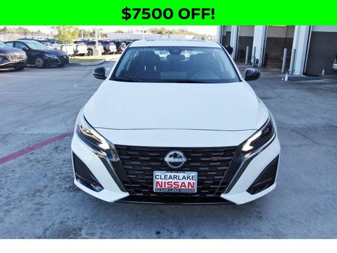 New 2025 Nissan Altima 2.5 SR w/ SR Premium Package image 2