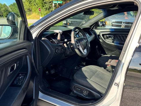 Used 2016 Ford Taurus Police Interceptor AWD image 9