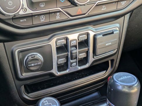 Used 2021 Jeep Gladiator Overland w/ Popular Equipment Package image 25