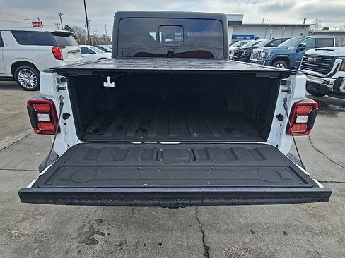 Used 2024 Jeep Gladiator Mojave w/ Safety Group image 6