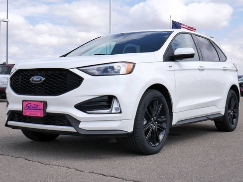 Used 2021 Ford Edge ST-Line w/ Class II Trailer Tow Package AWD/4WD image 15