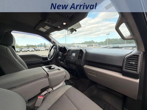 Used 2017 Ford F150 XL w/ Equipment Group 101A Mid AWD/4WD image 4