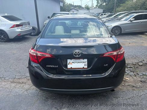 Used 2018 Toyota Corolla LE FWD image 10