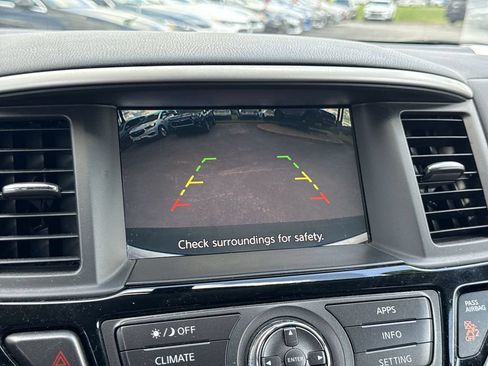 Used 2018 Nissan Pathfinder S FWD image 29